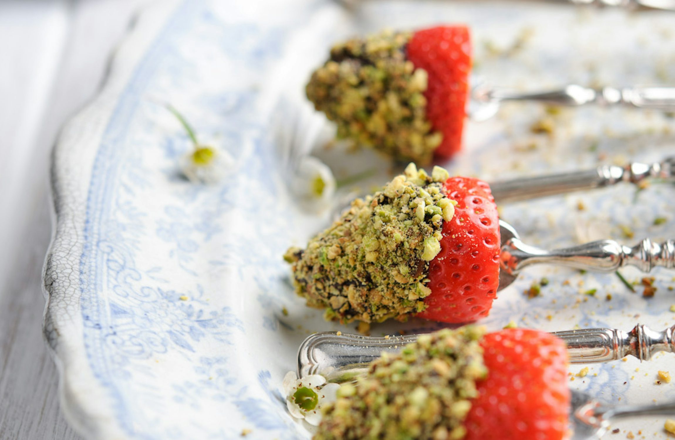 Chocolate Strawberries Dipped in Pistachios