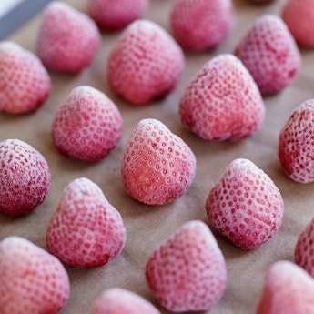 How to Freeze Strawberries