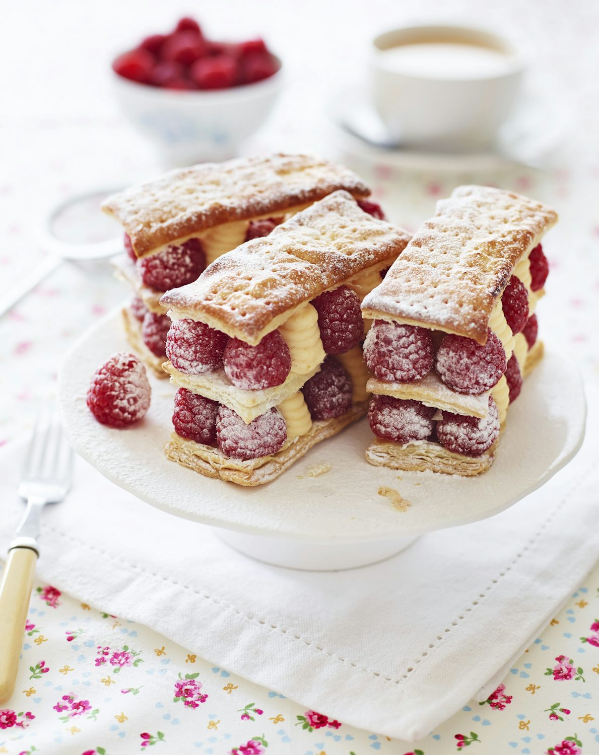 Raspberry millefeuille recipe - BBC Food