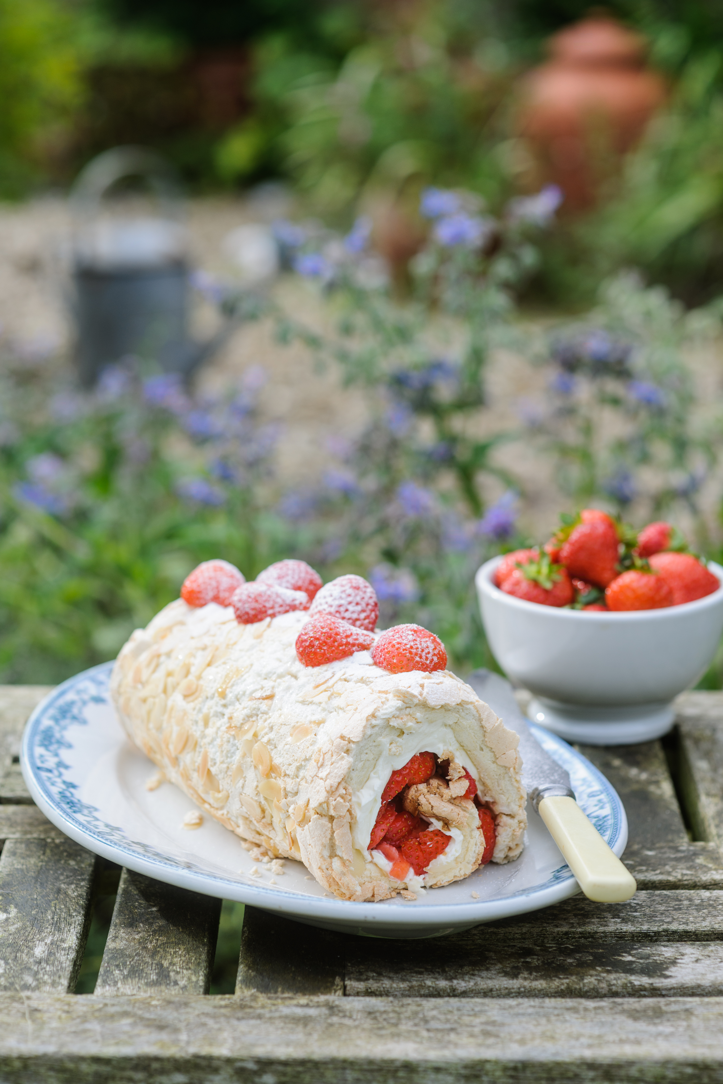 BerryWorld | Strawberry Meringue Roulade Recipe