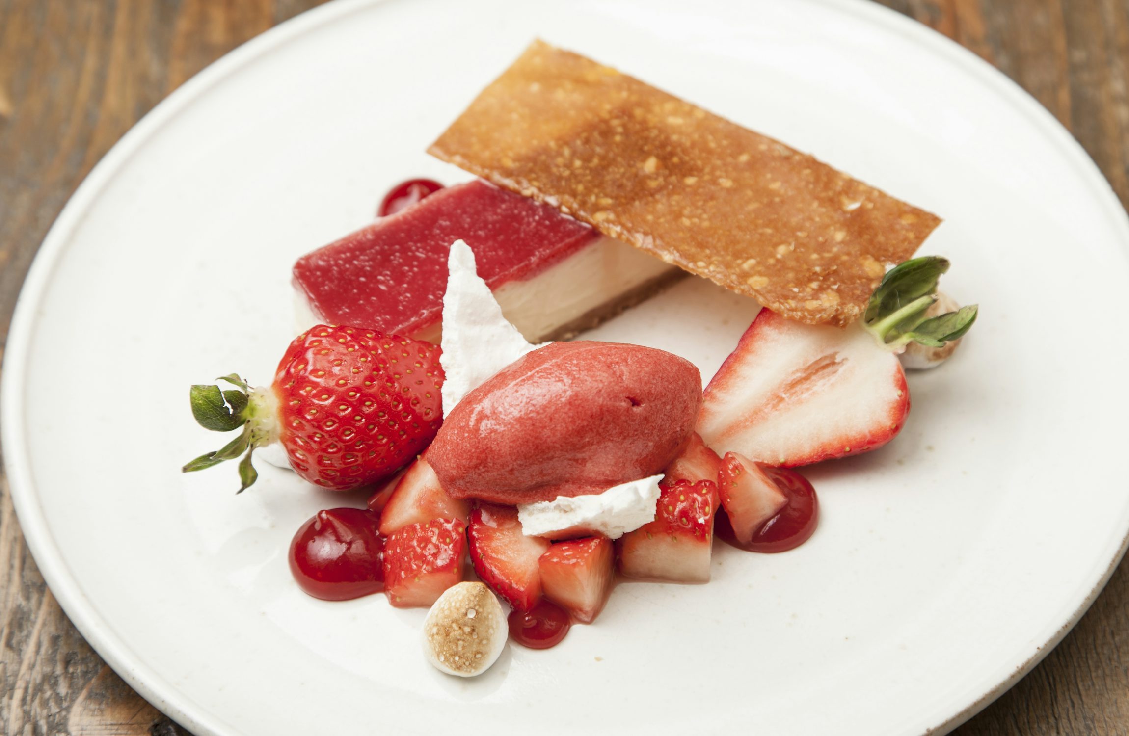 White Chocolate Cheesecake with Strawberries