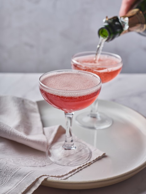 ViewPomegranate gin fizz