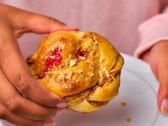 Picture of Raspberry & Cinnamon Swirl Buns