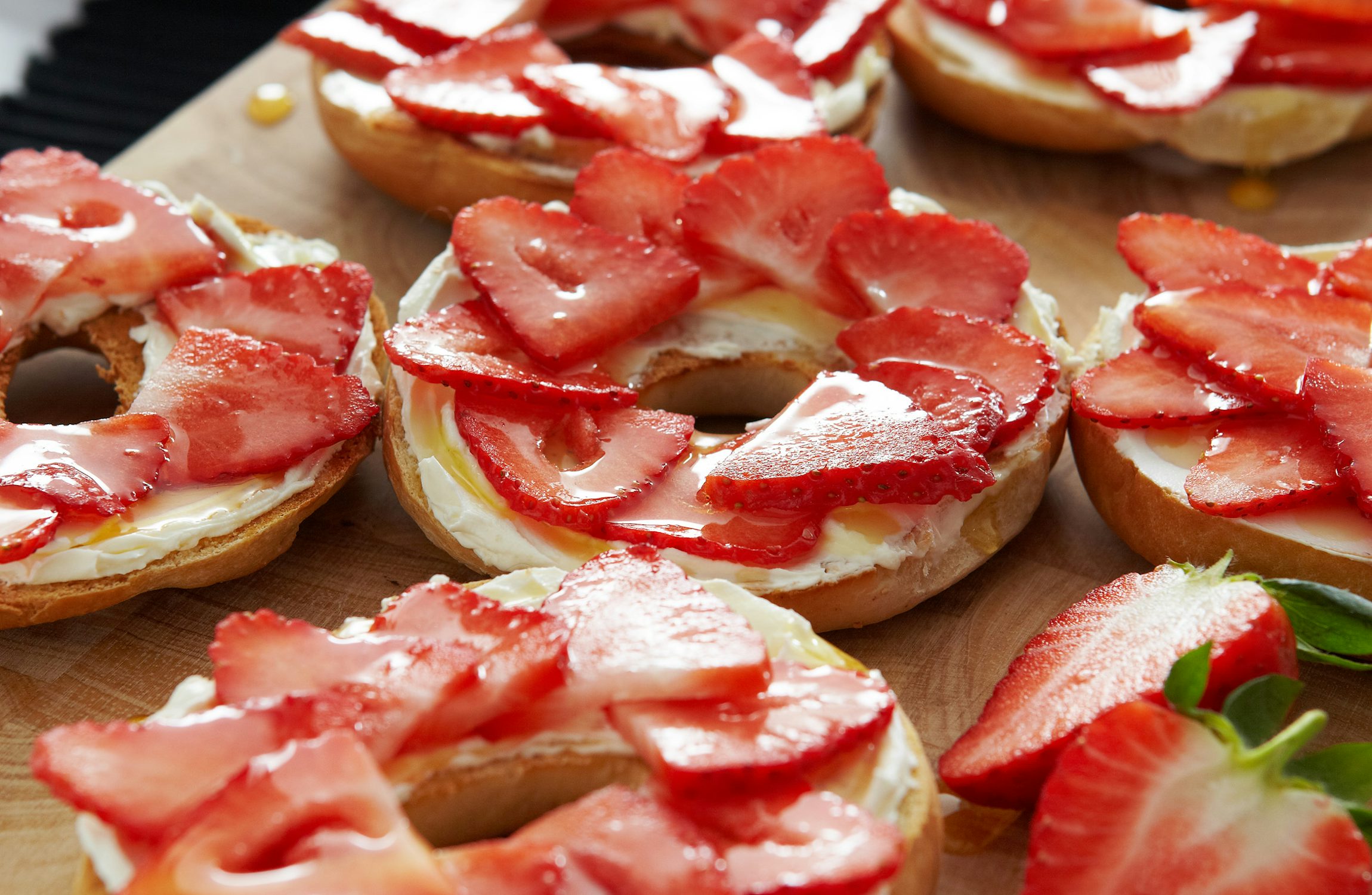 BerryWorld | Toasted Bagels with Strawberries, Honey & Cream Cheese…