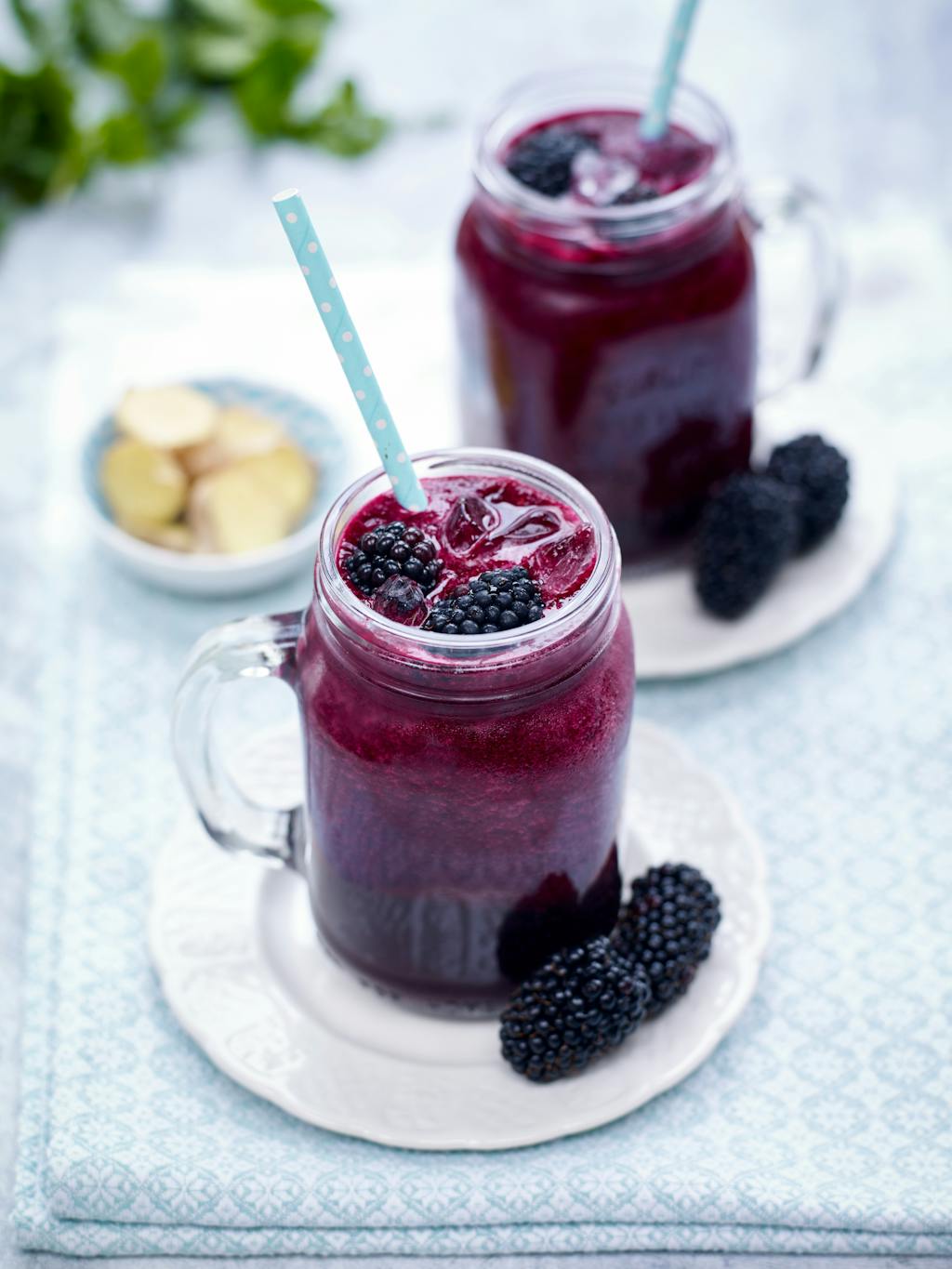 Berry World Beetroot Blackberry Ginger and Apple Juice 75iy0m7uq