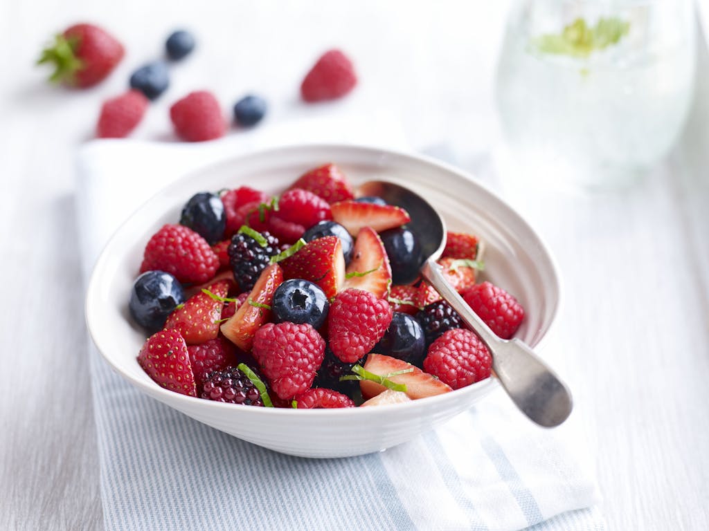 Berry World Fruit Salad LS 2 75isq2iur