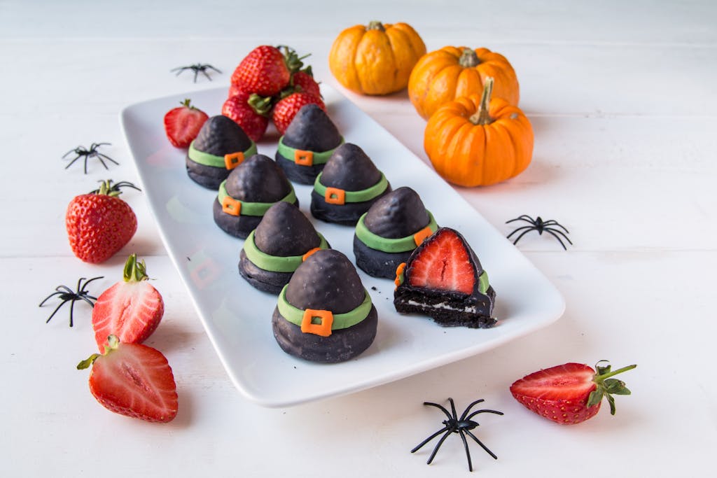 Berry World Strawberry witches hats Side landscape 4 75j1cal66